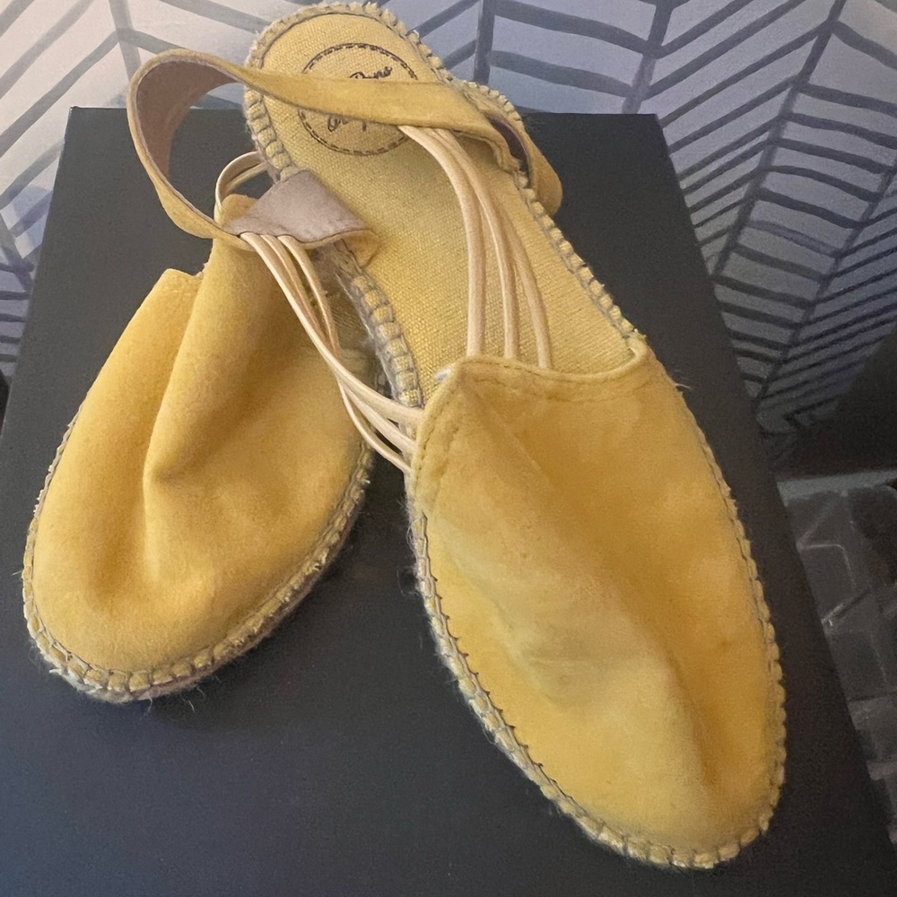 Toni Pons SZ 10 Ebre Mustard Suede Espadrille Shoes Summer Yellow